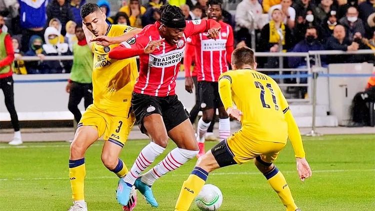 也吸引了英 也吸引了英