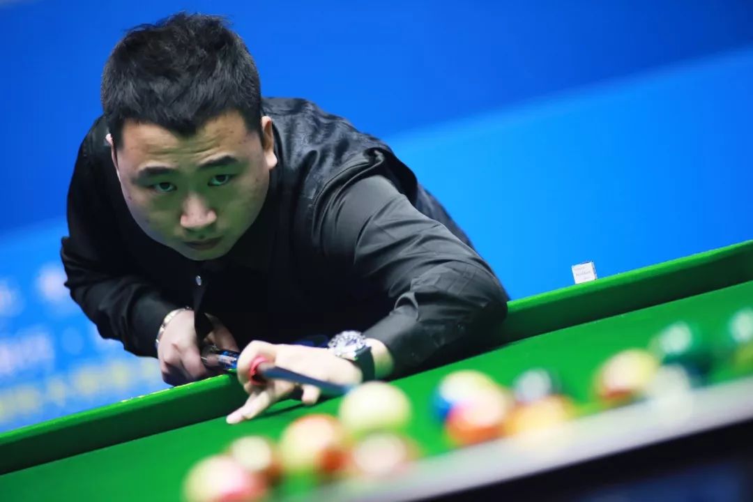 在巴黎前锋 在巴黎前锋