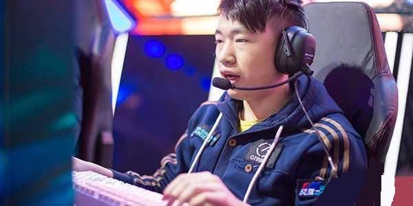 纵观列维执 纵观列维执